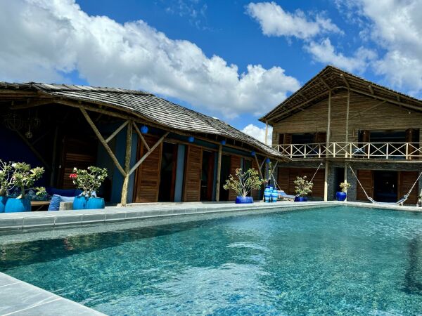 Imagem 2 de Casa espaçosa, pé na areia, com vista maravilhosa, localizada no Preá